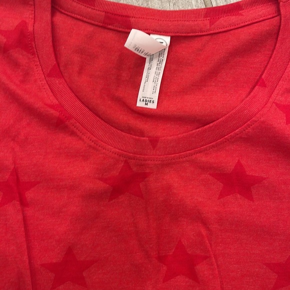 Women’s red star tee shirt - Picture 2 of 3